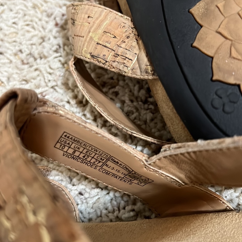 Vionic Amber Cork Adjustable Sandals (10) - image 5